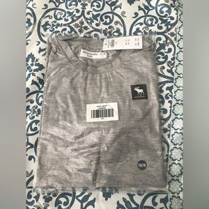 Abercrombie Kids Gray Shirt Sleeve Tee 15/16